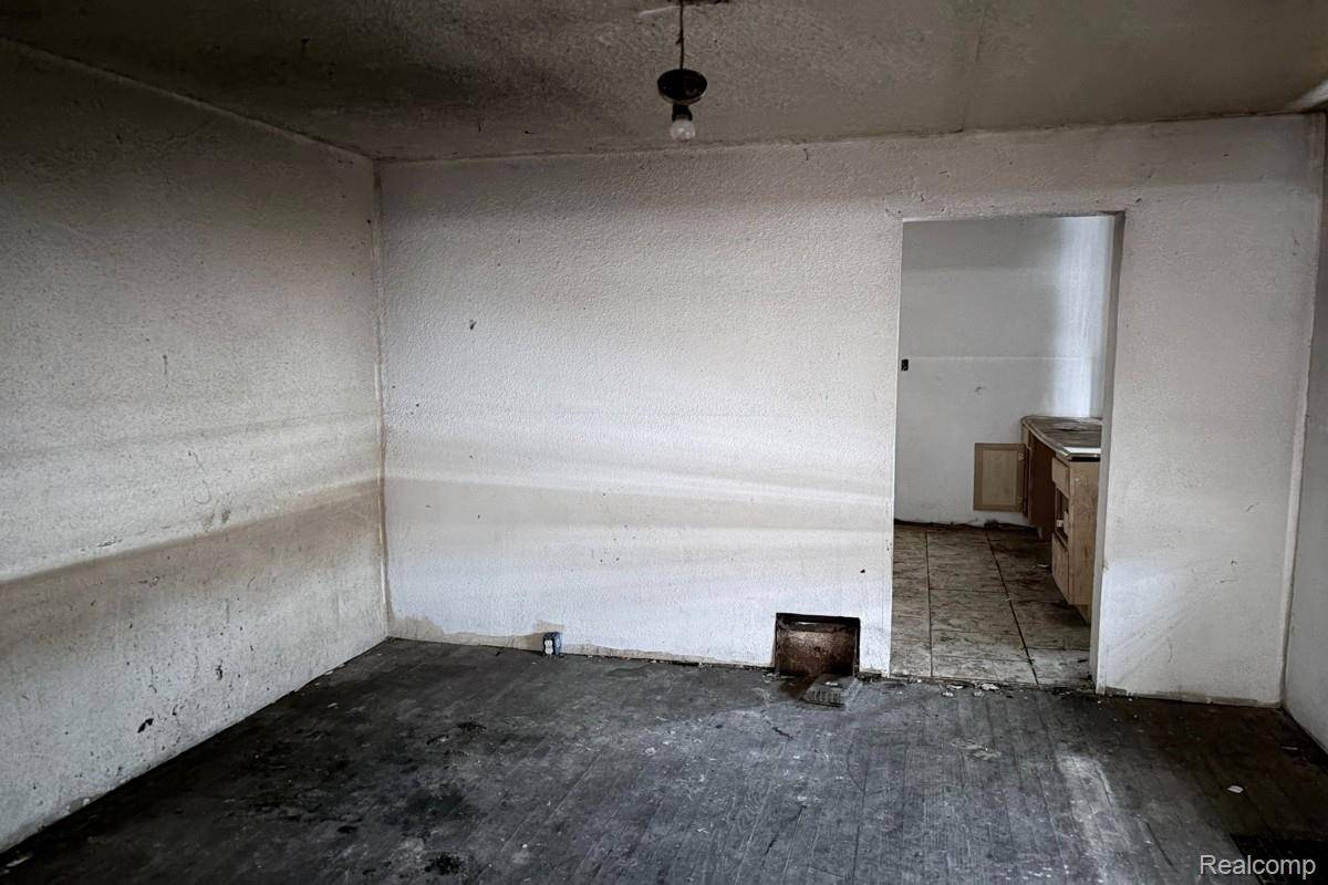 Detroit, MI 48203,19375 Danbury ST