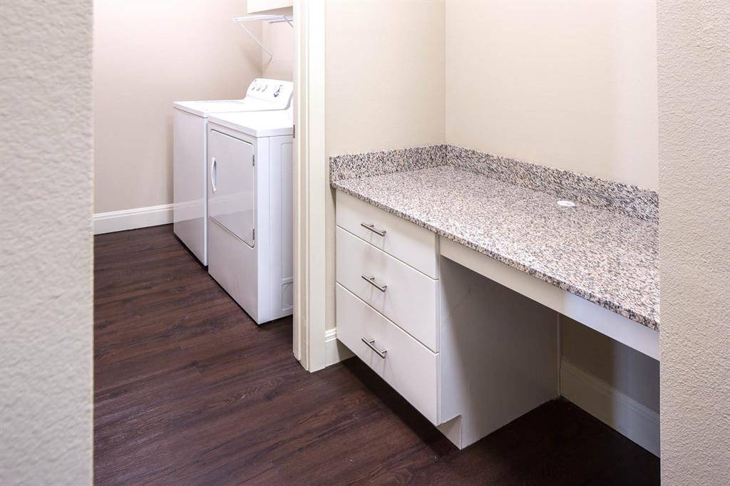 Dallas, TX 75208,801 N Bishop Avenue #1-308