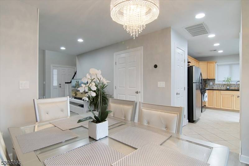 Saddle Brook Twp., NJ 07663,471 N Midland Ave #10