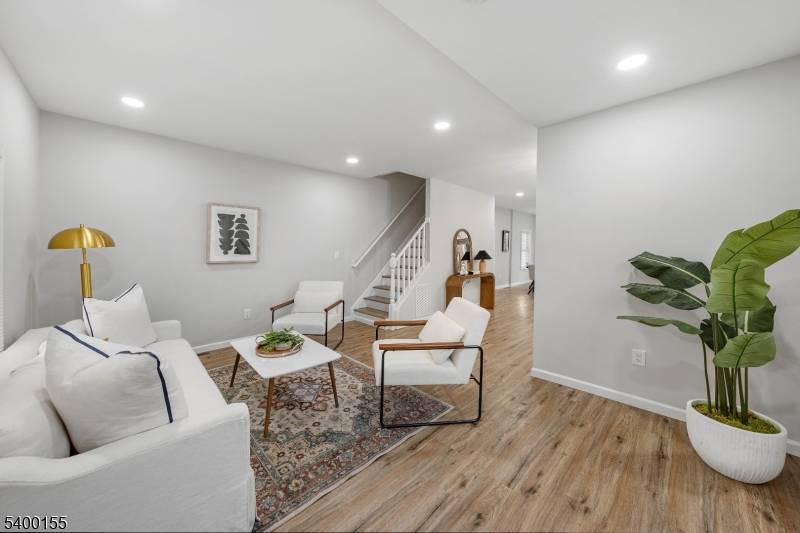 Kenilworth Boro, NJ 07033,252 N 9Th St