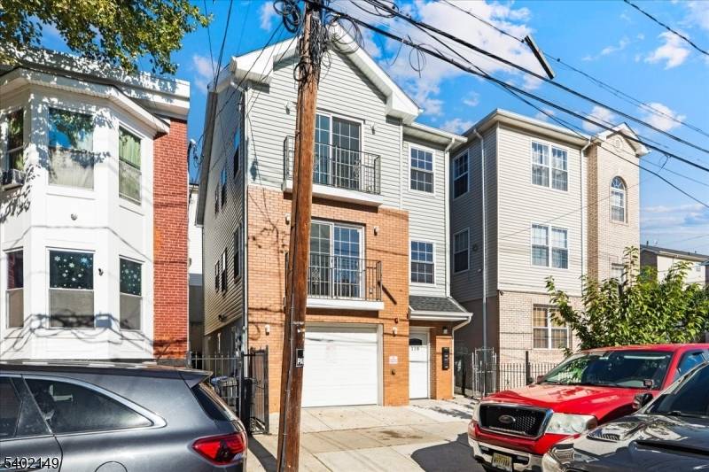 Newark City, NJ 07104,118 Oraton St
