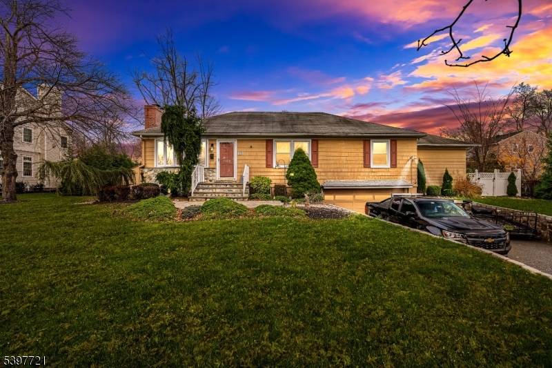 Florham Park Boro, NJ 07932,163 Briarwood Rd