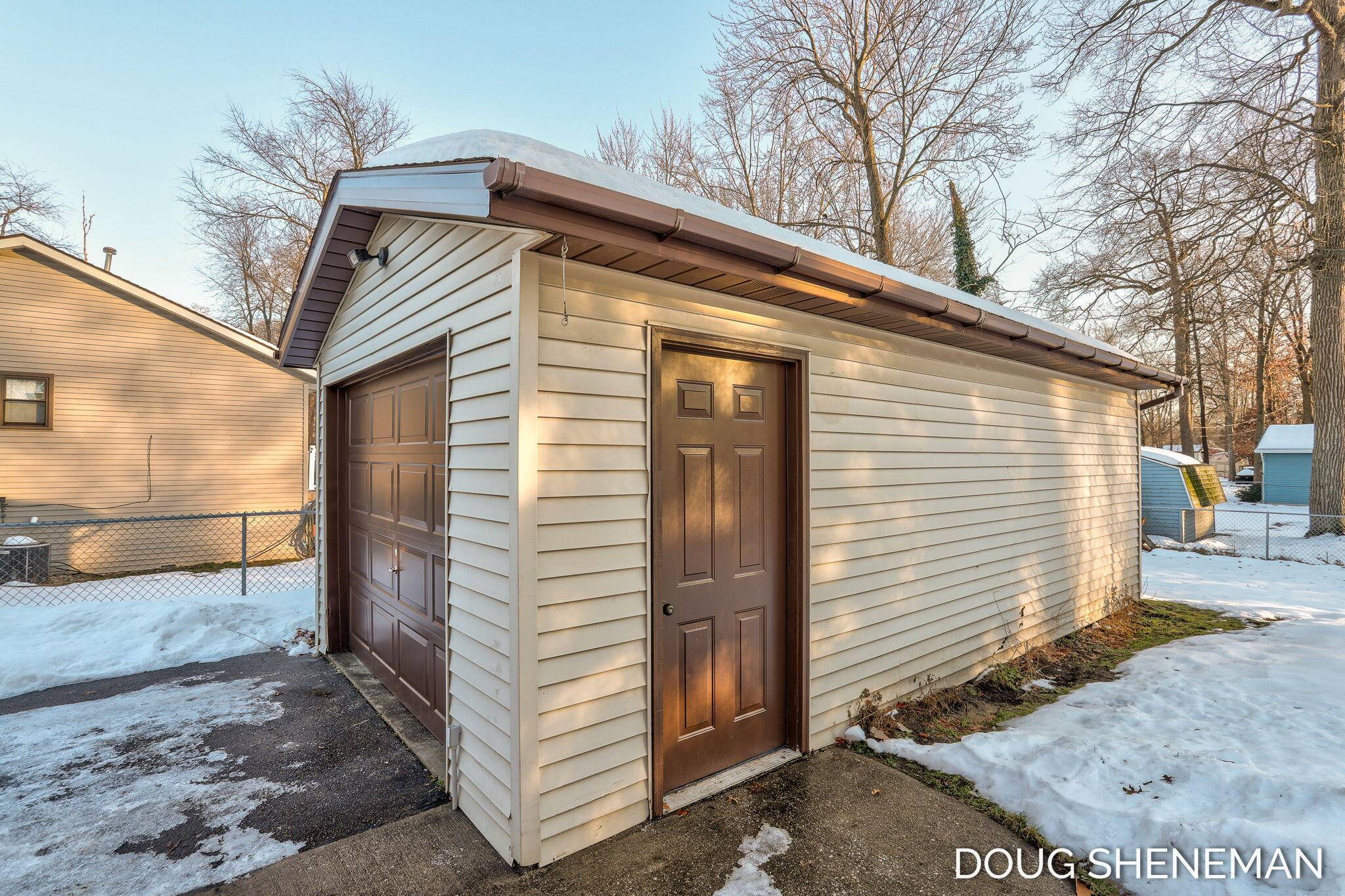 Holland, MI 49424,138 Riley ST