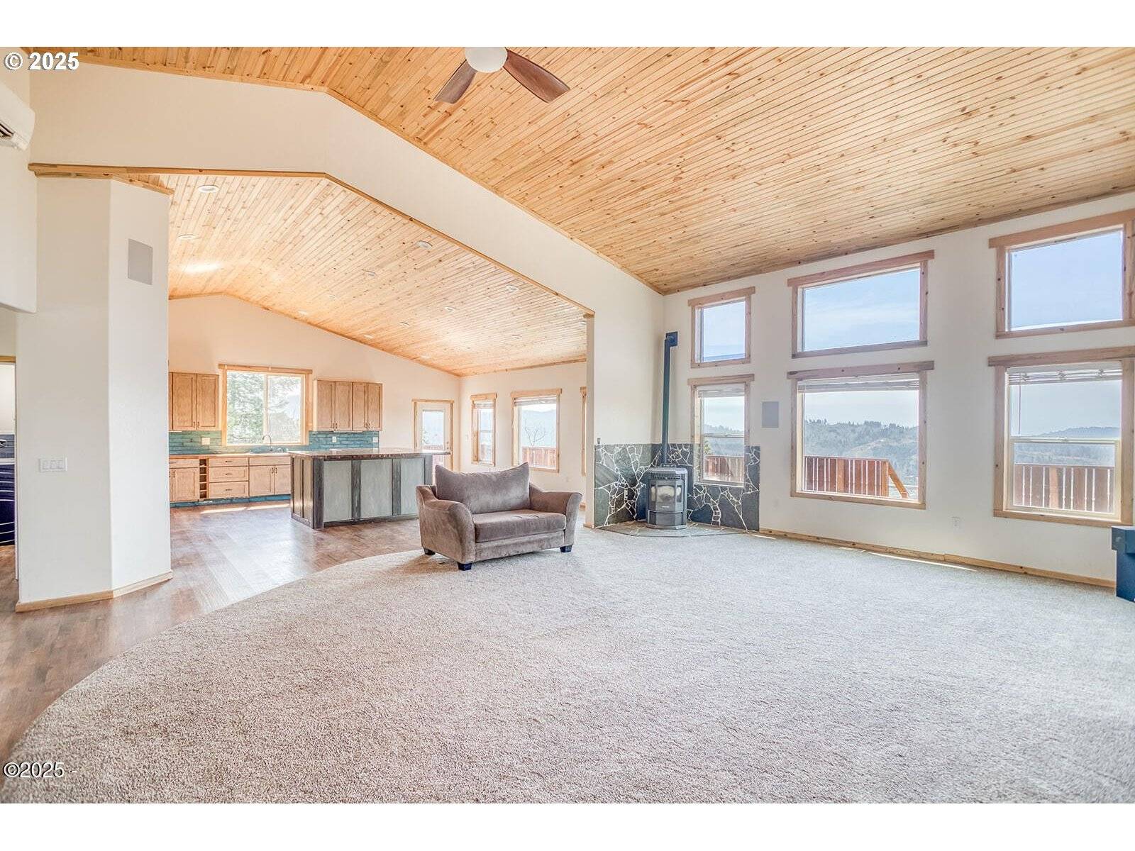 946 N ECHO MOUNTAIN RD, Otis, OR 97368