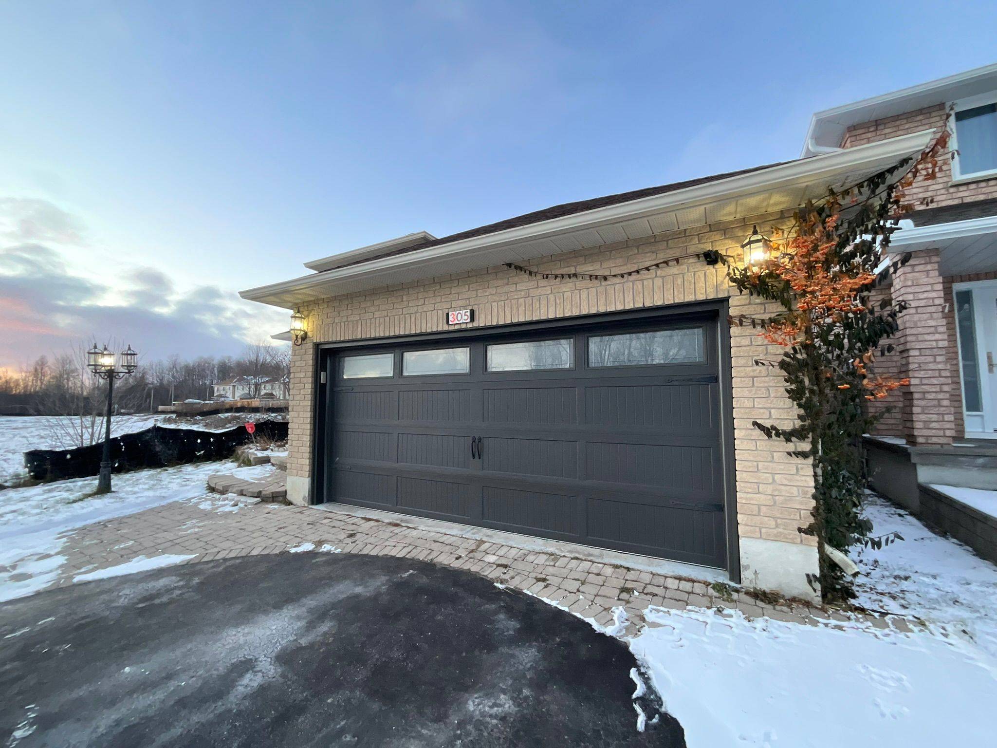 Clarington, ON L1E 3A7,305 Sandringham DR