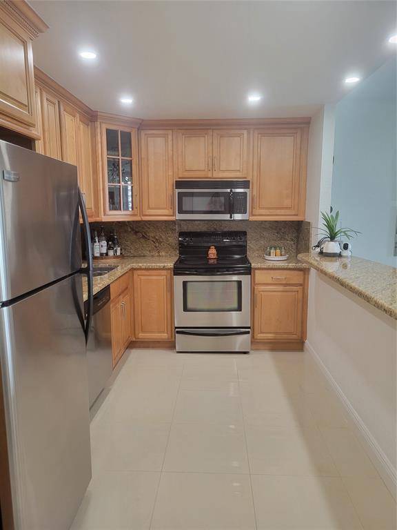 Sunny Isles Beach, FL 33160,19370 Collins Ave #809