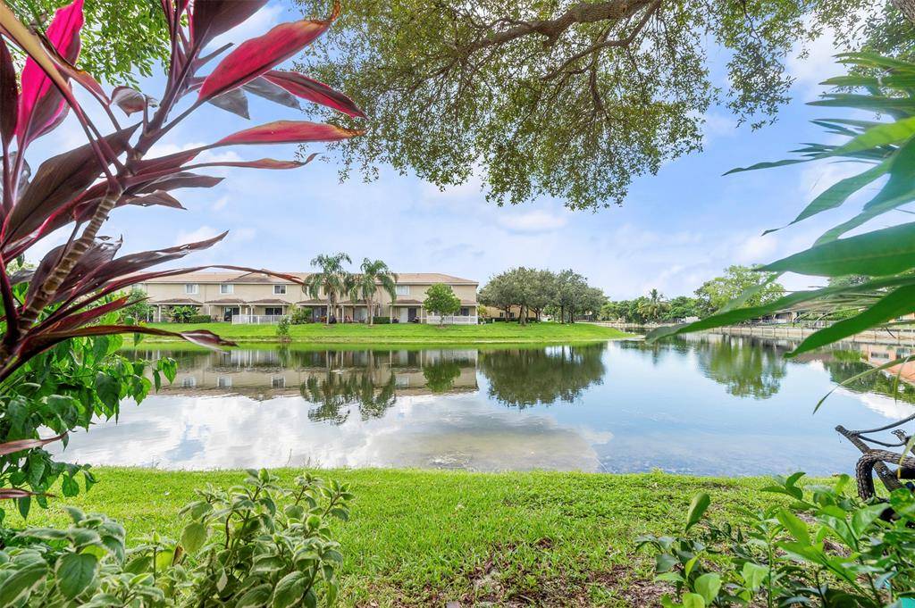 Tamarac, FL 33321,5921 Riverside Ave