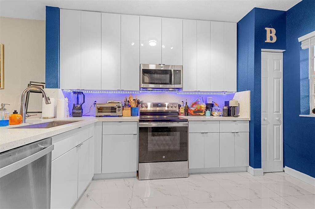 Tamarac, FL 33321,5921 Riverside Ave