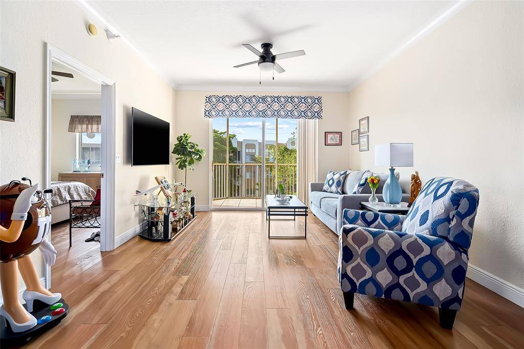 Tamarac, FL 33321,7635 Southampton Ter #402