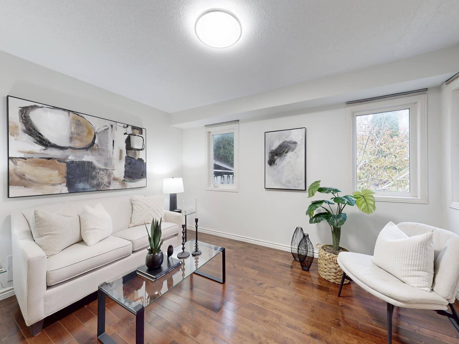 Richmond Hill, ON L4E 4P3,98 Lowther AVE