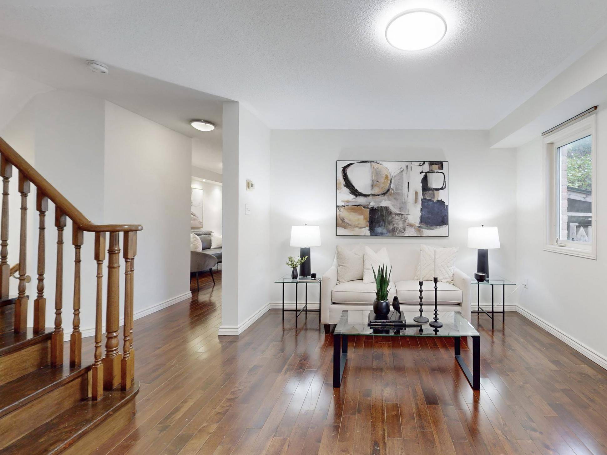 Richmond Hill, ON L4E 4P3,98 Lowther AVE