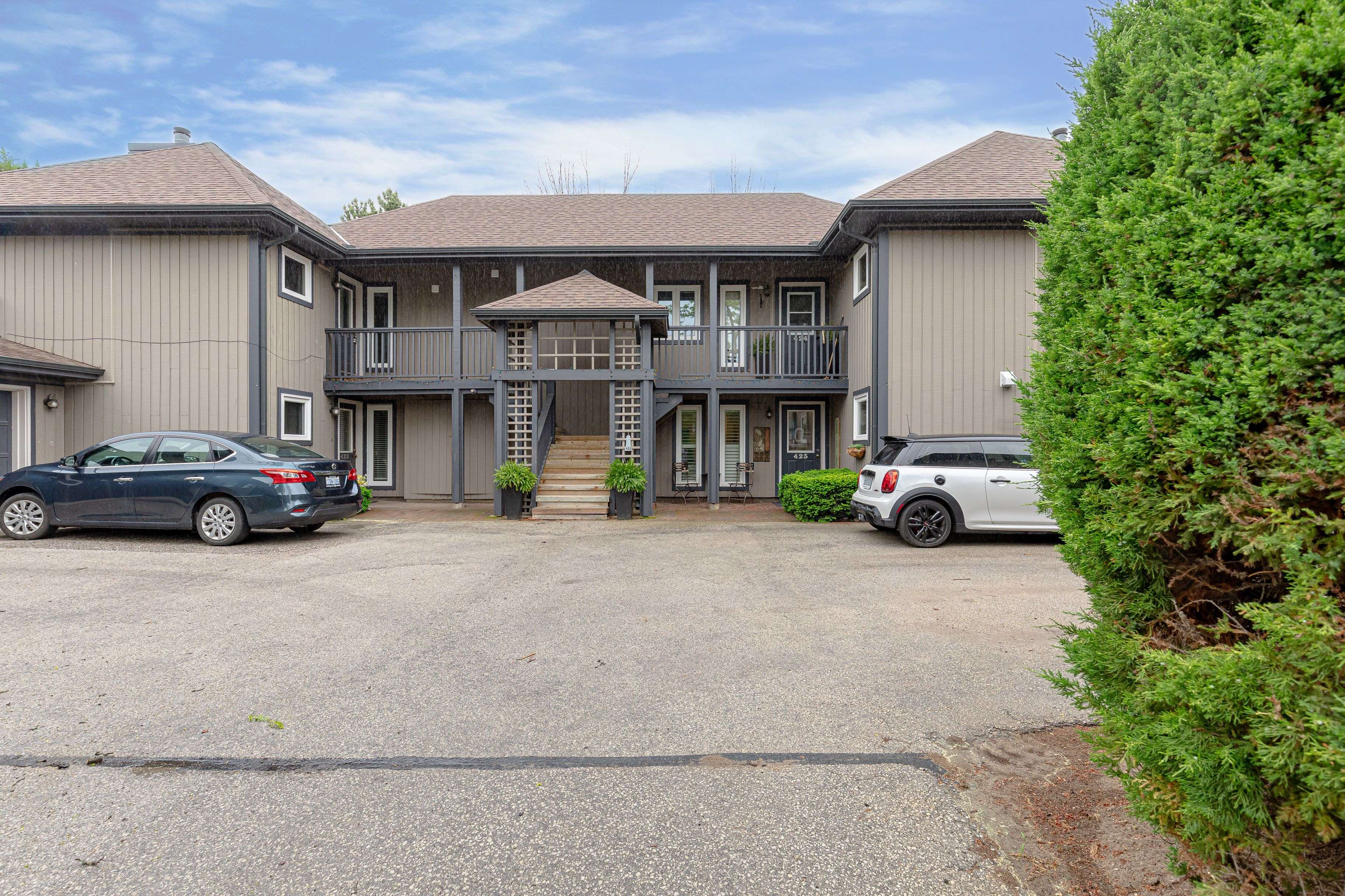 Collingwood, ON L9Y 5C7,423 Mariners WAY