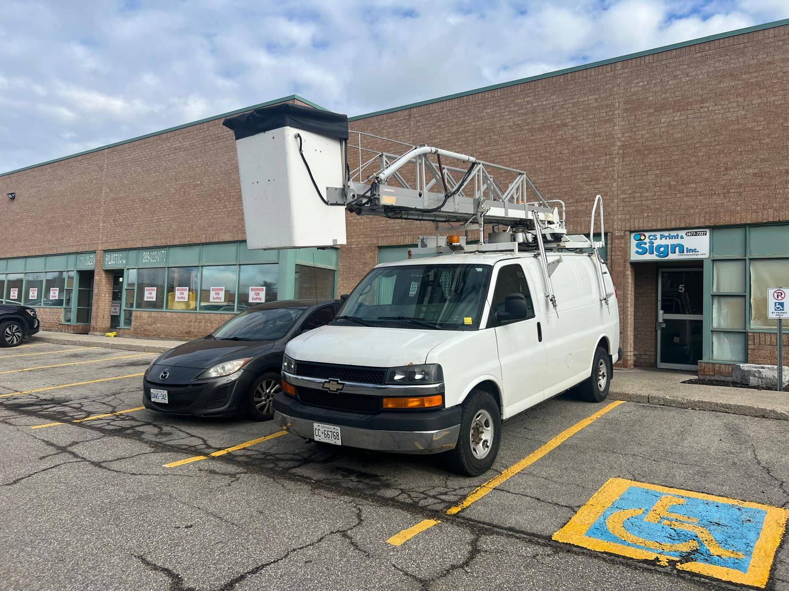 Mississauga, ON L5S 1V3,2430 Lucknow DR #5