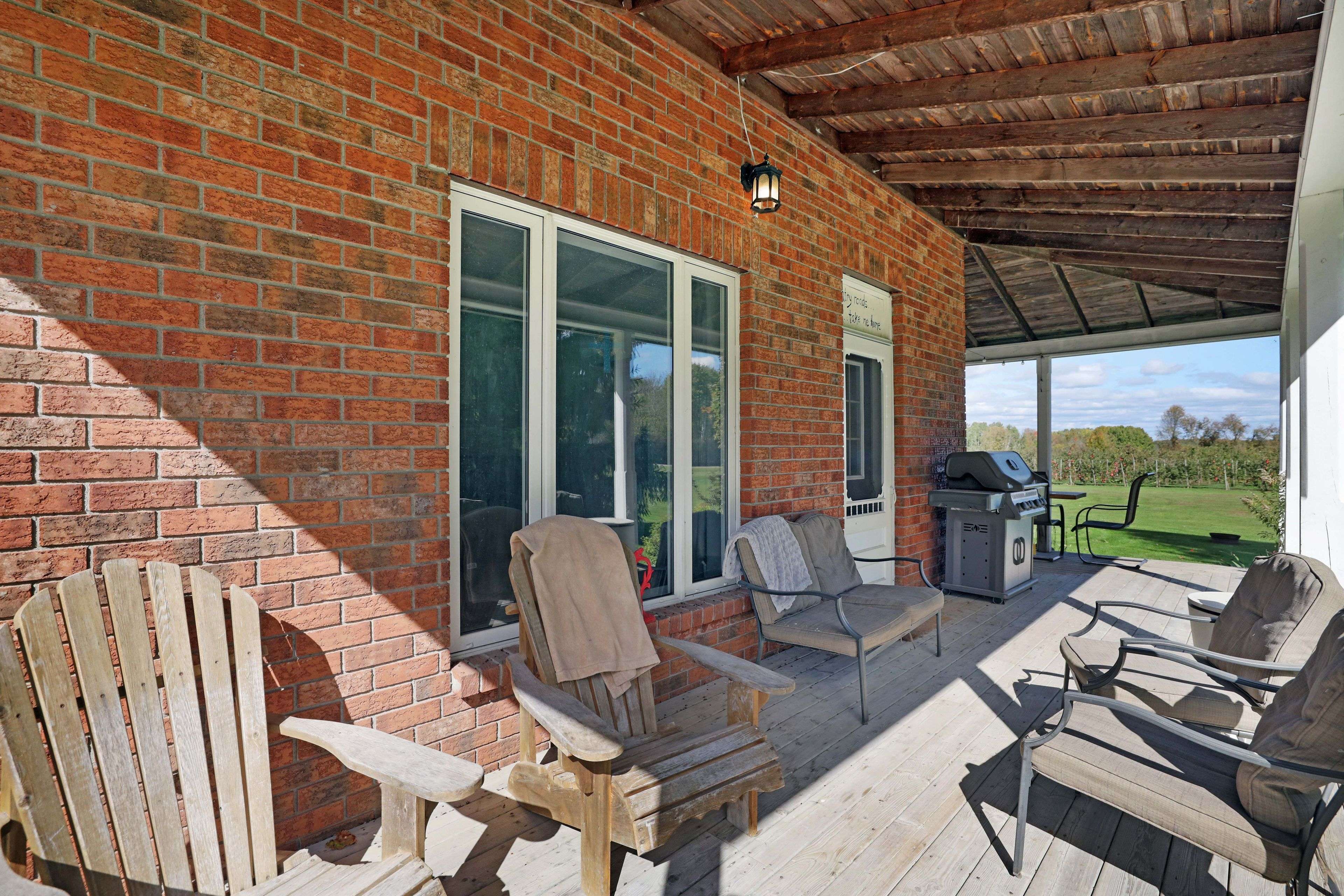 Mcnab/braeside, ON K7V 3Z4,704 CLIFFORD SIDE RD