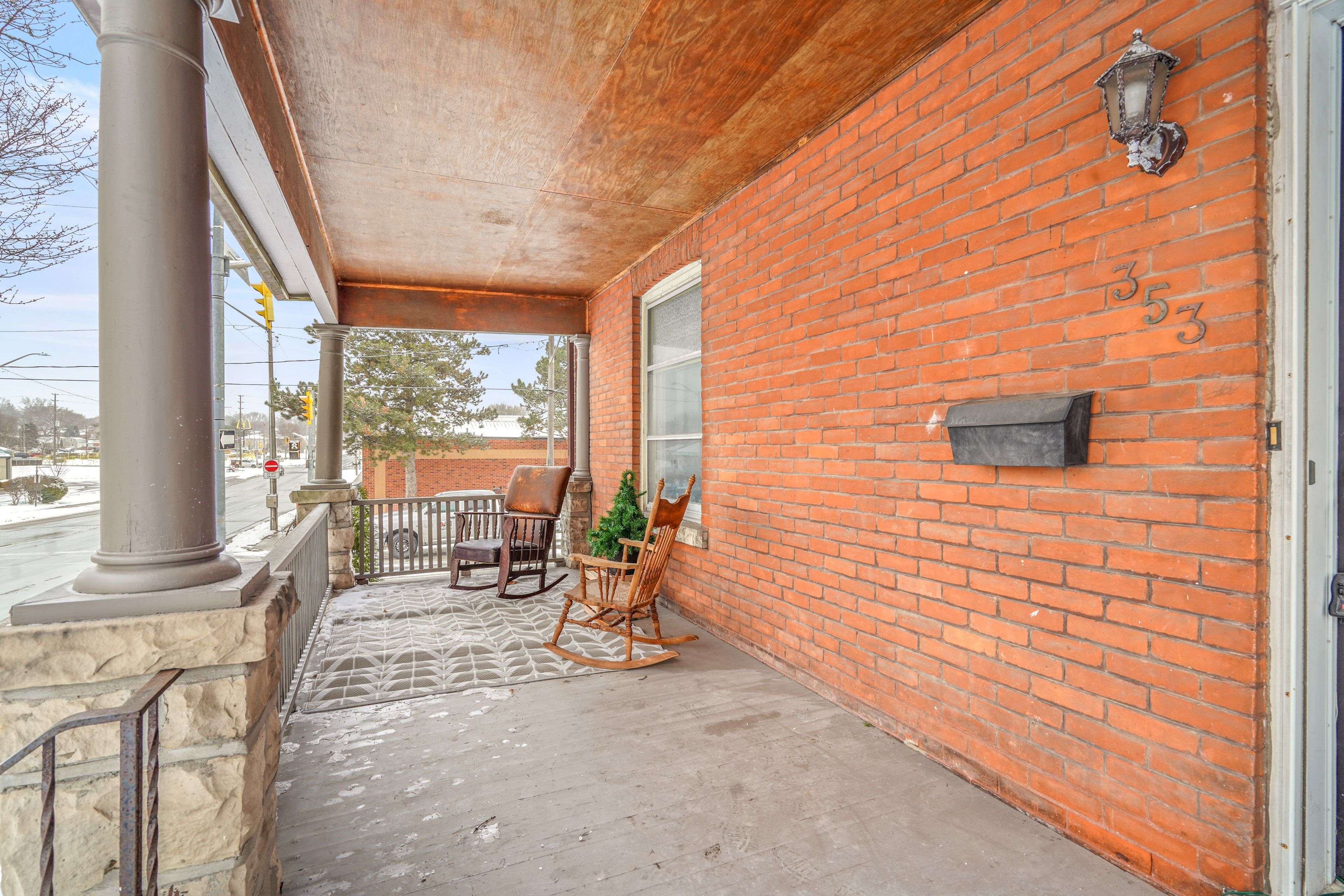 Brantford, ON N3S 3V9,353 Dalhousie ST