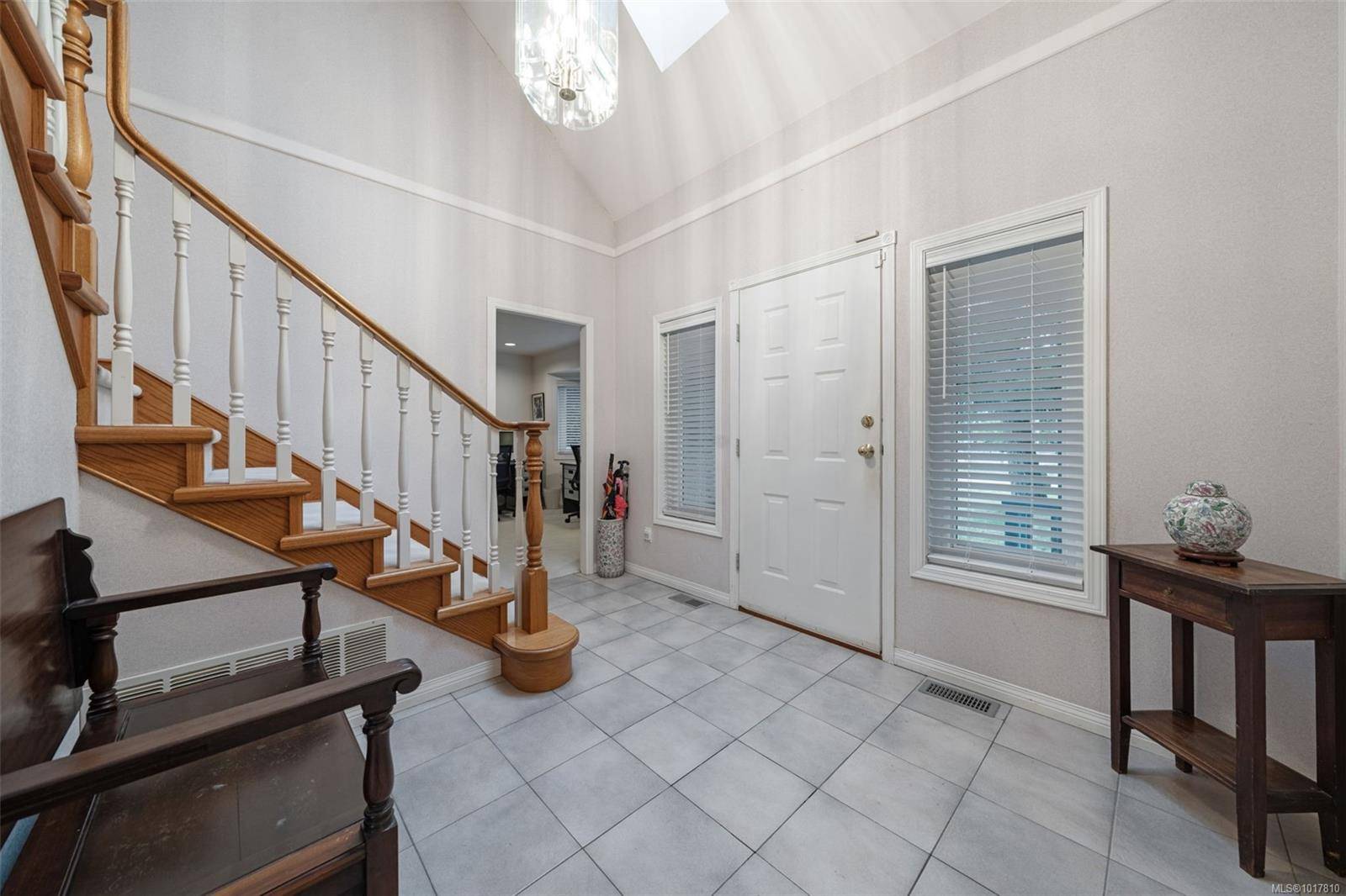 Saanich, BC V8N 2W4,1741 Barrie Rd