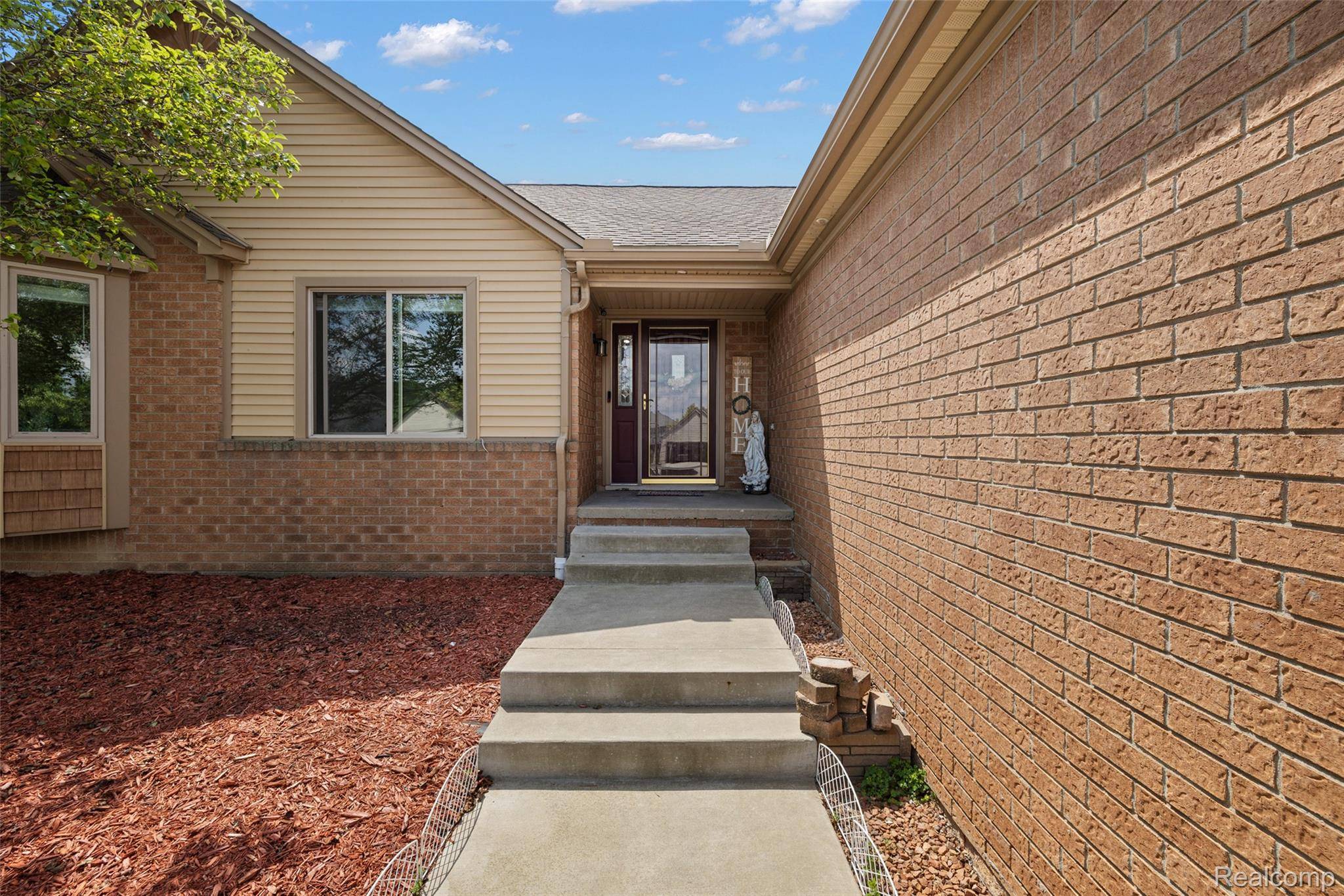 Sterling Heights, MI 48313,12862 Beechnut DR