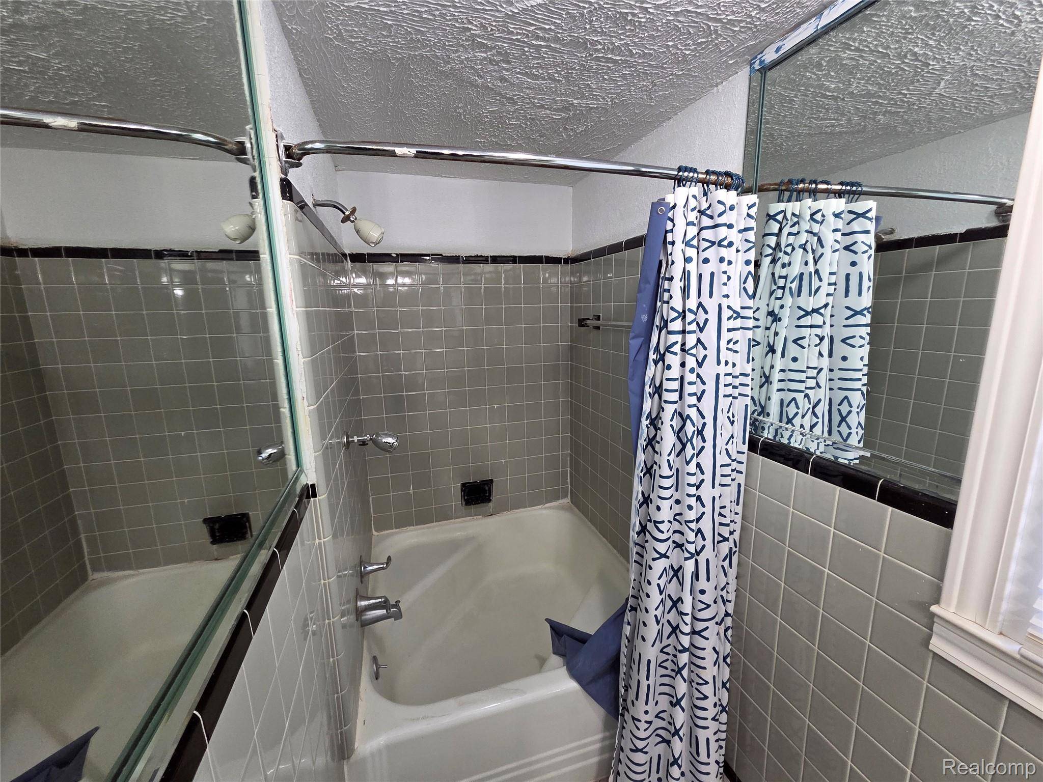 Flint, MI 48507,3115 Circle DR