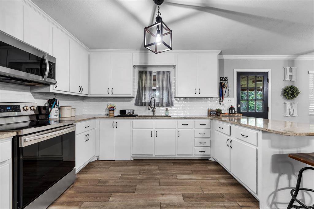 Robinson, TX 76706,631 N Robinson Drive