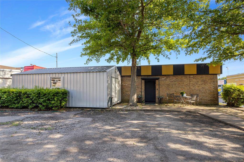 Mineola, TX 75773,228 W Broad