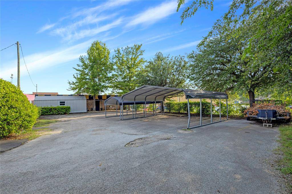 Mineola, TX 75773,228 W Broad