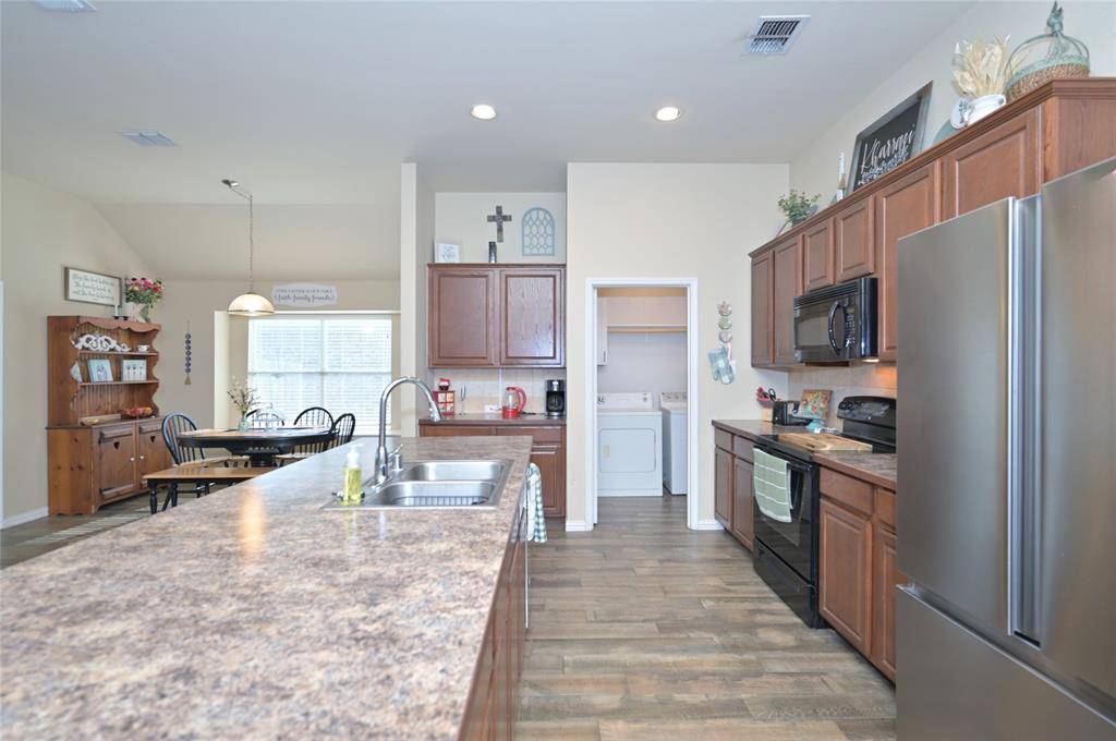 Burleson, TX 76028,741 W Bend Boulevard