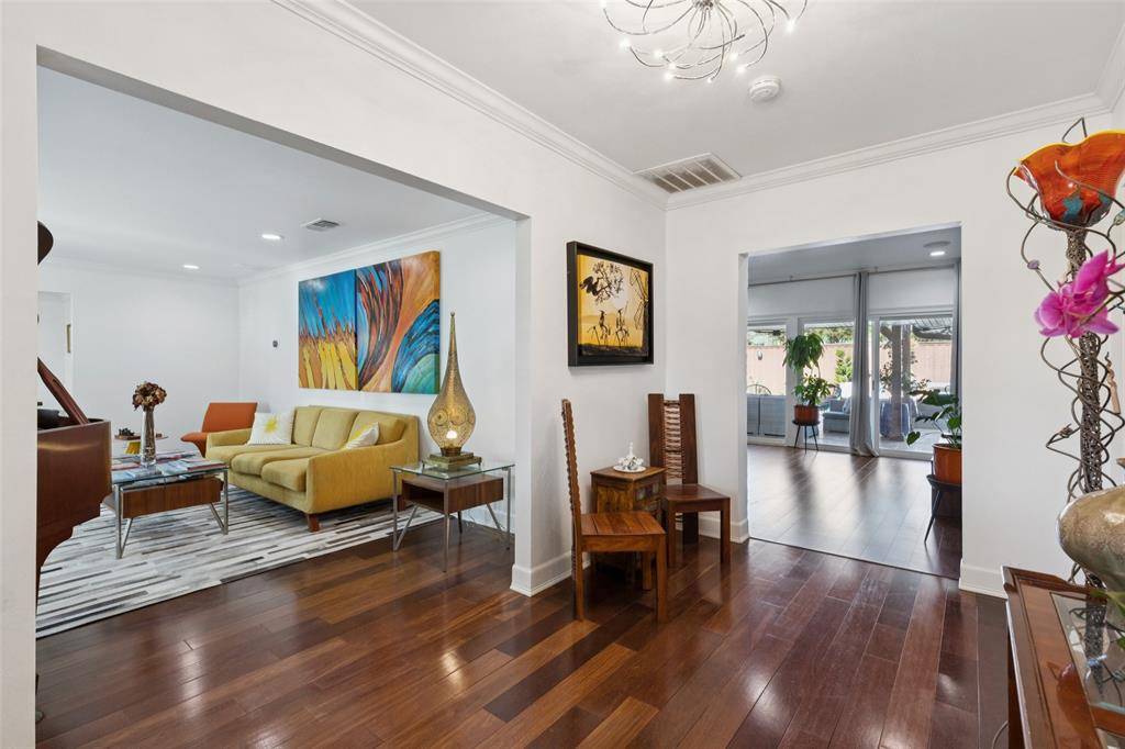 Dallas, TX 75230,7537 Royal Place