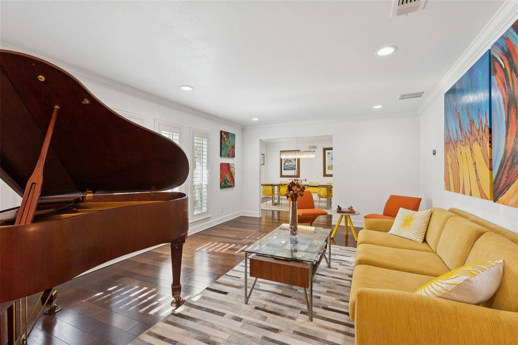 Dallas, TX 75230,7537 Royal Place