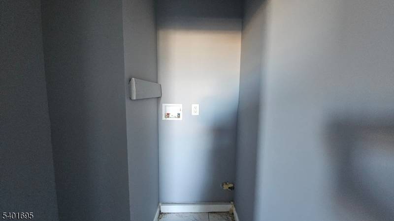 Newark City, NJ 07103,426 S 9Th St