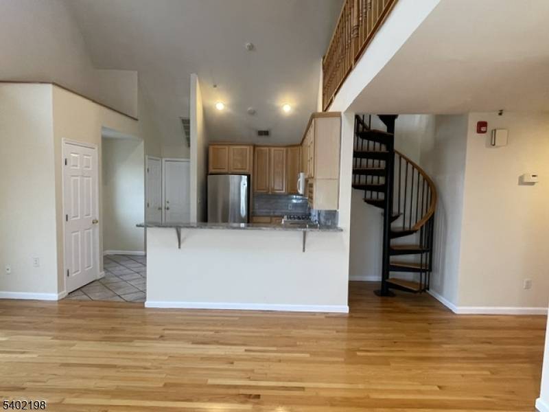 Edgewater Boro, NJ 07020,662 Undercliff Ave