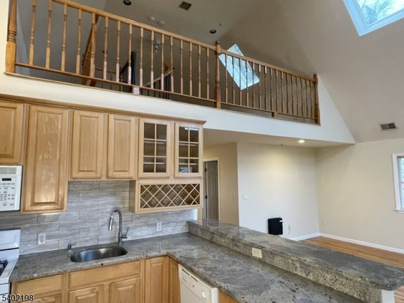 Edgewater Boro, NJ 07020,662 Undercliff Ave