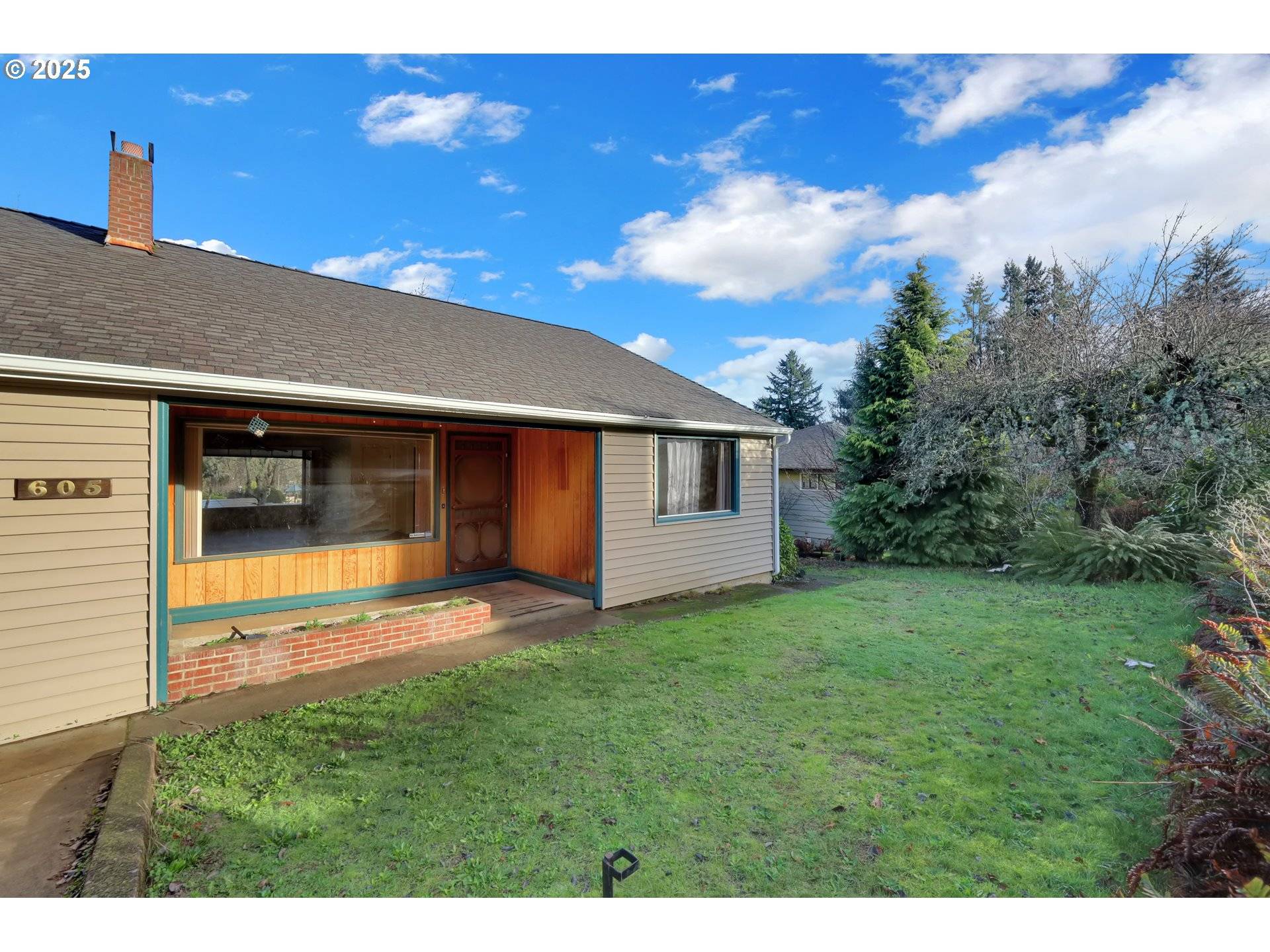 Eugene, OR 97405,605 FULVUE DR