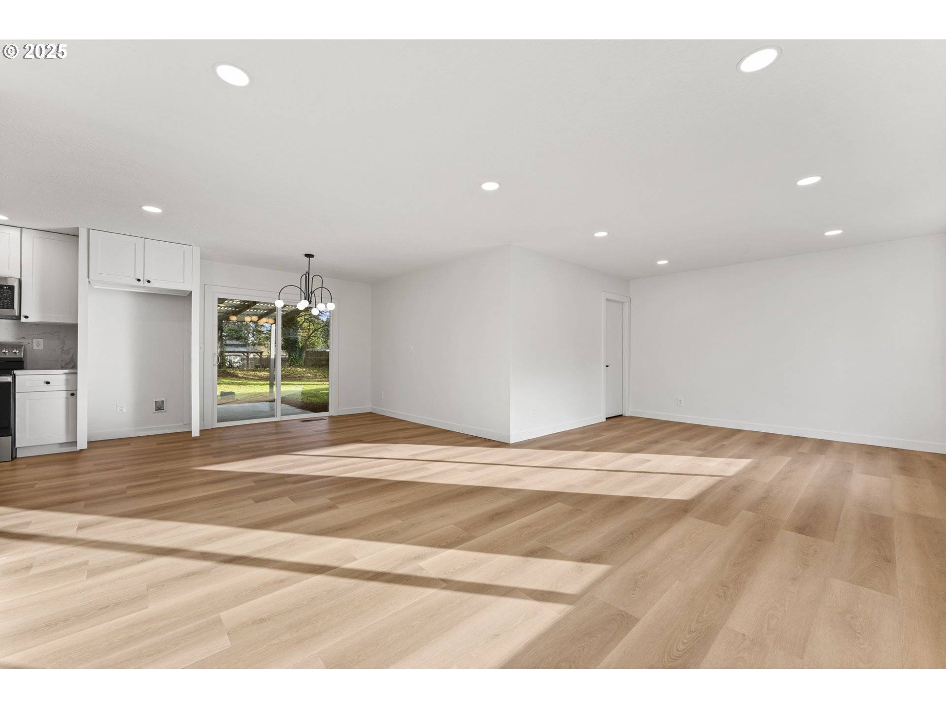 Portland, OR 97236,15133 SE WOODWARD ST