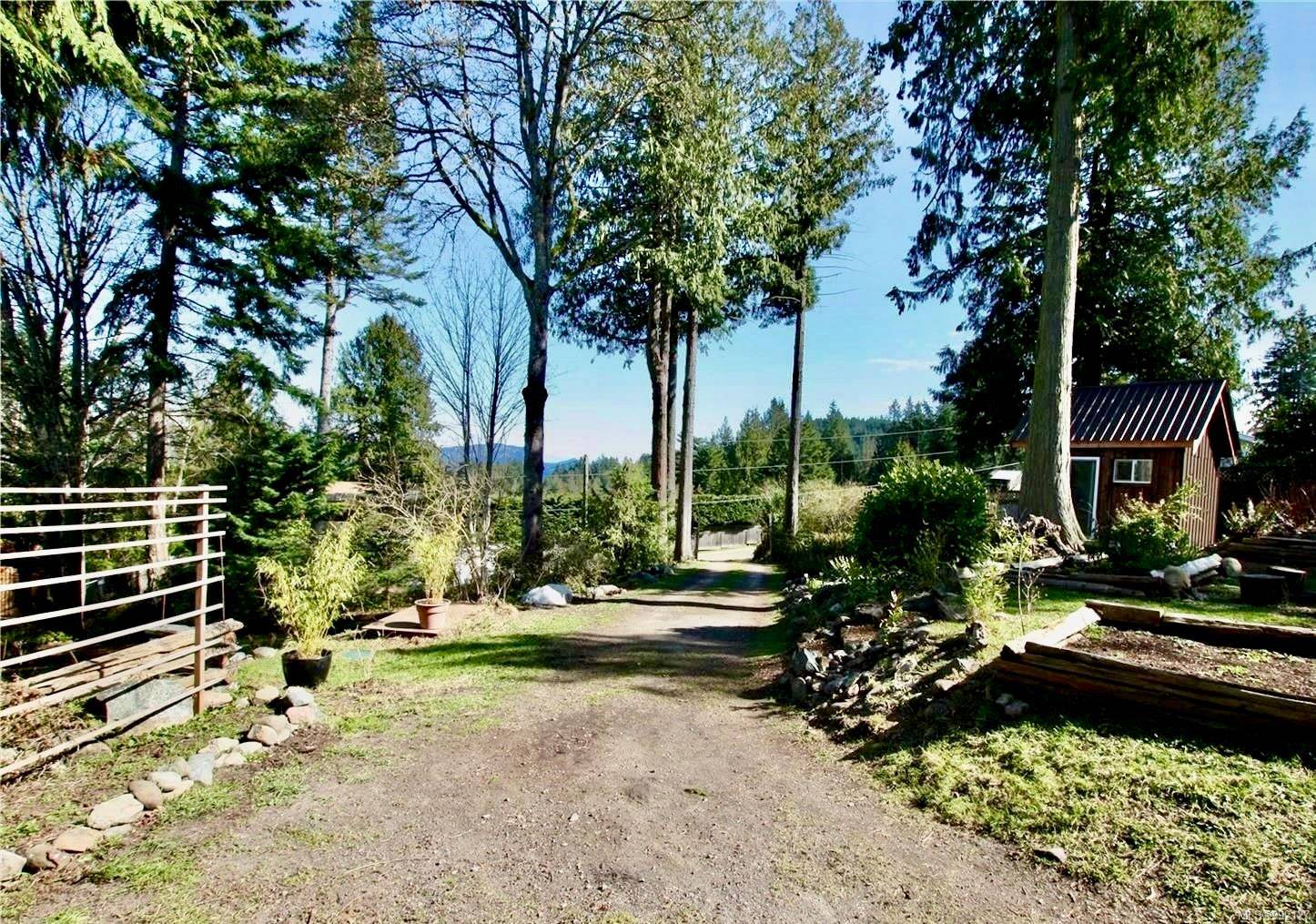 Salt Spring, BC V8K 1P3,174 Victoria St
