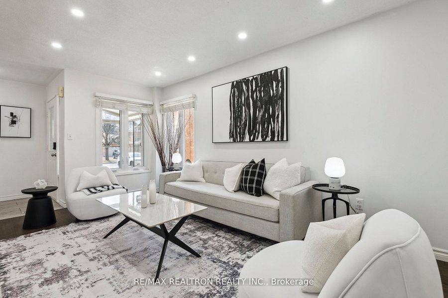 Pickering, ON L1X 2T8,1152 Gossamer DR