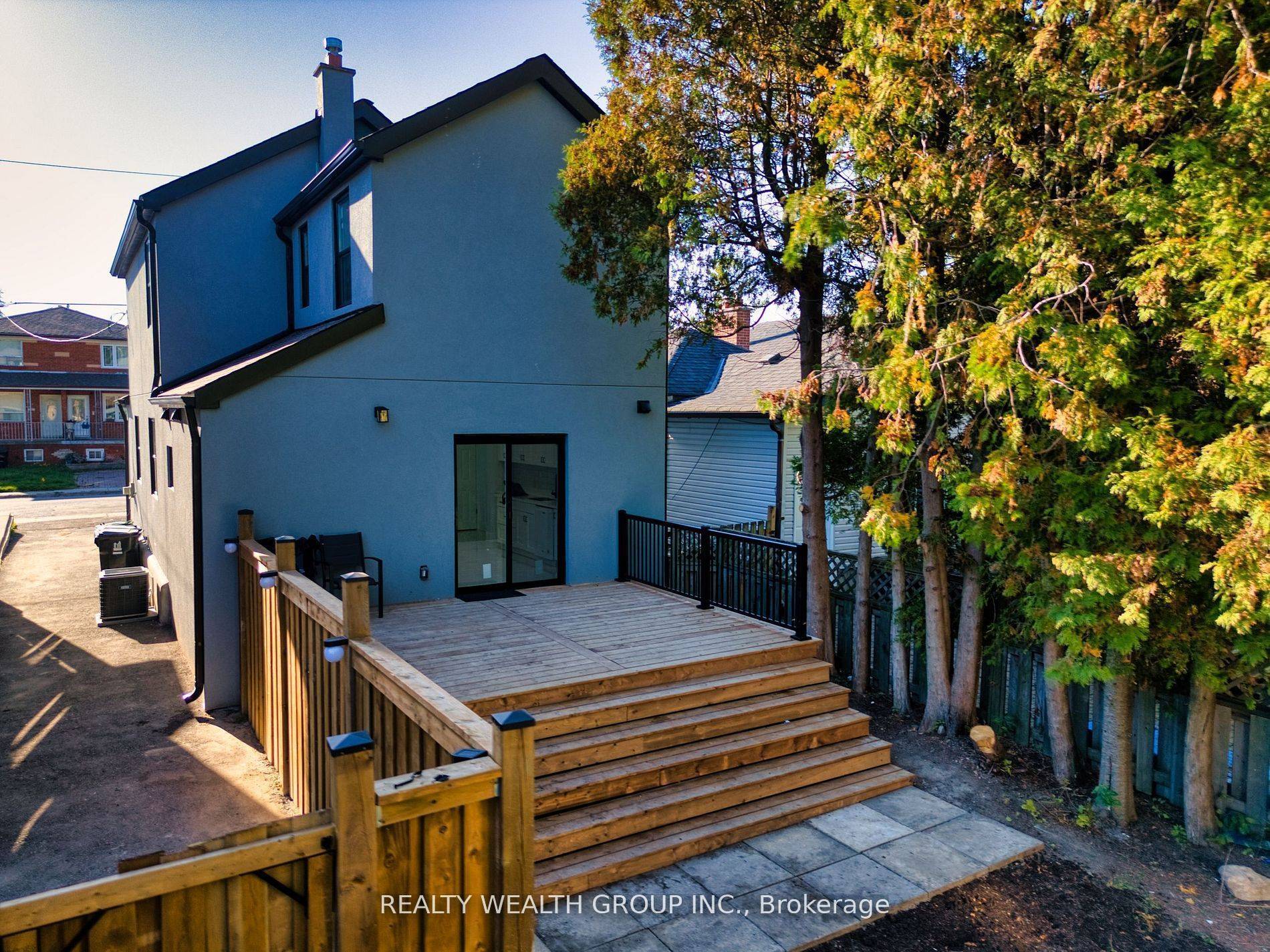 Toronto E06, ON M1N 3N2,47 Preston ST