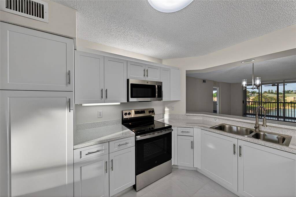 Tamarac, FL 33321,7882 Trent Dr #310