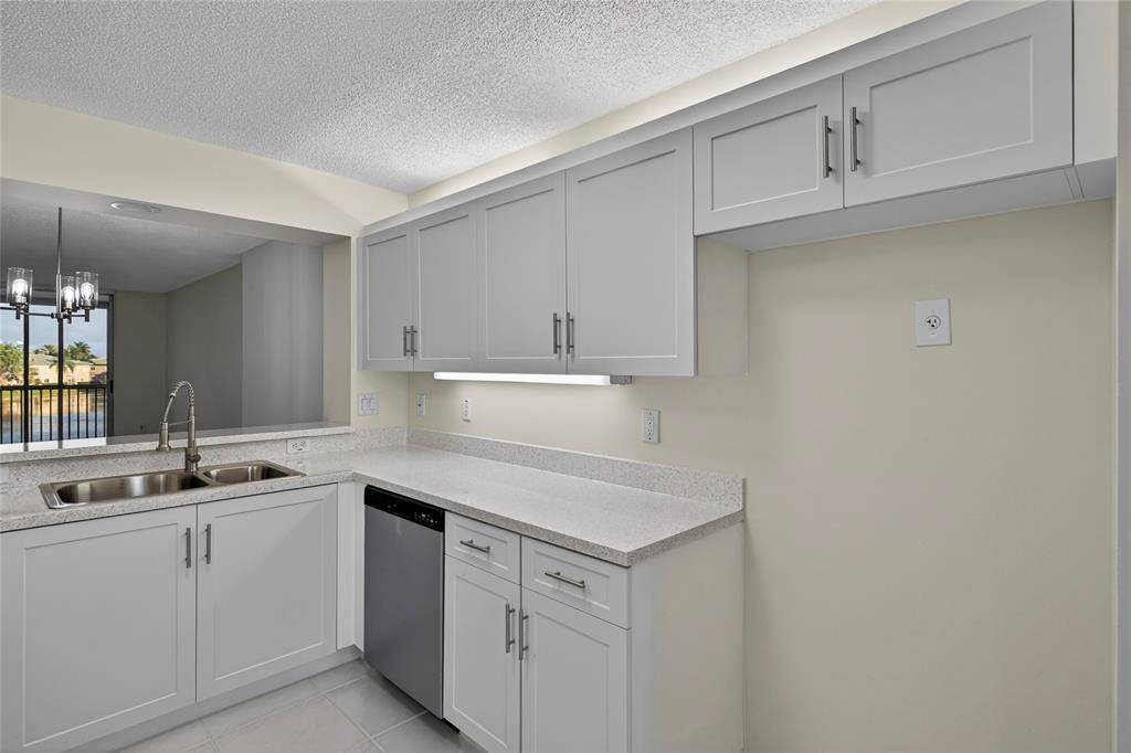 Tamarac, FL 33321,7882 Trent Dr #310