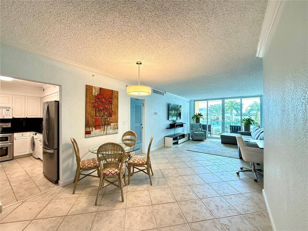 Hollywood, FL 33019,2501 S Ocean Dr #330