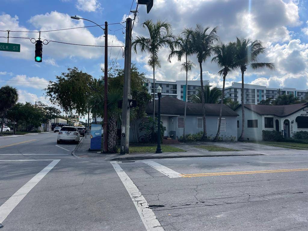 Hollywood, FL 33020,2000 Polk St