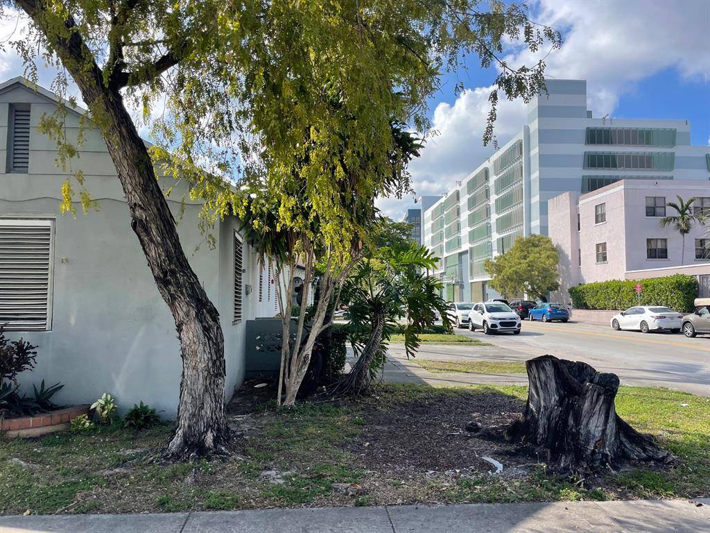 Hollywood, FL 33020,2000 Polk St