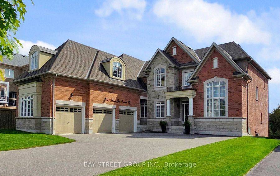 East Gwillimbury, ON L0G 1M0,71 Manor Glen CRES