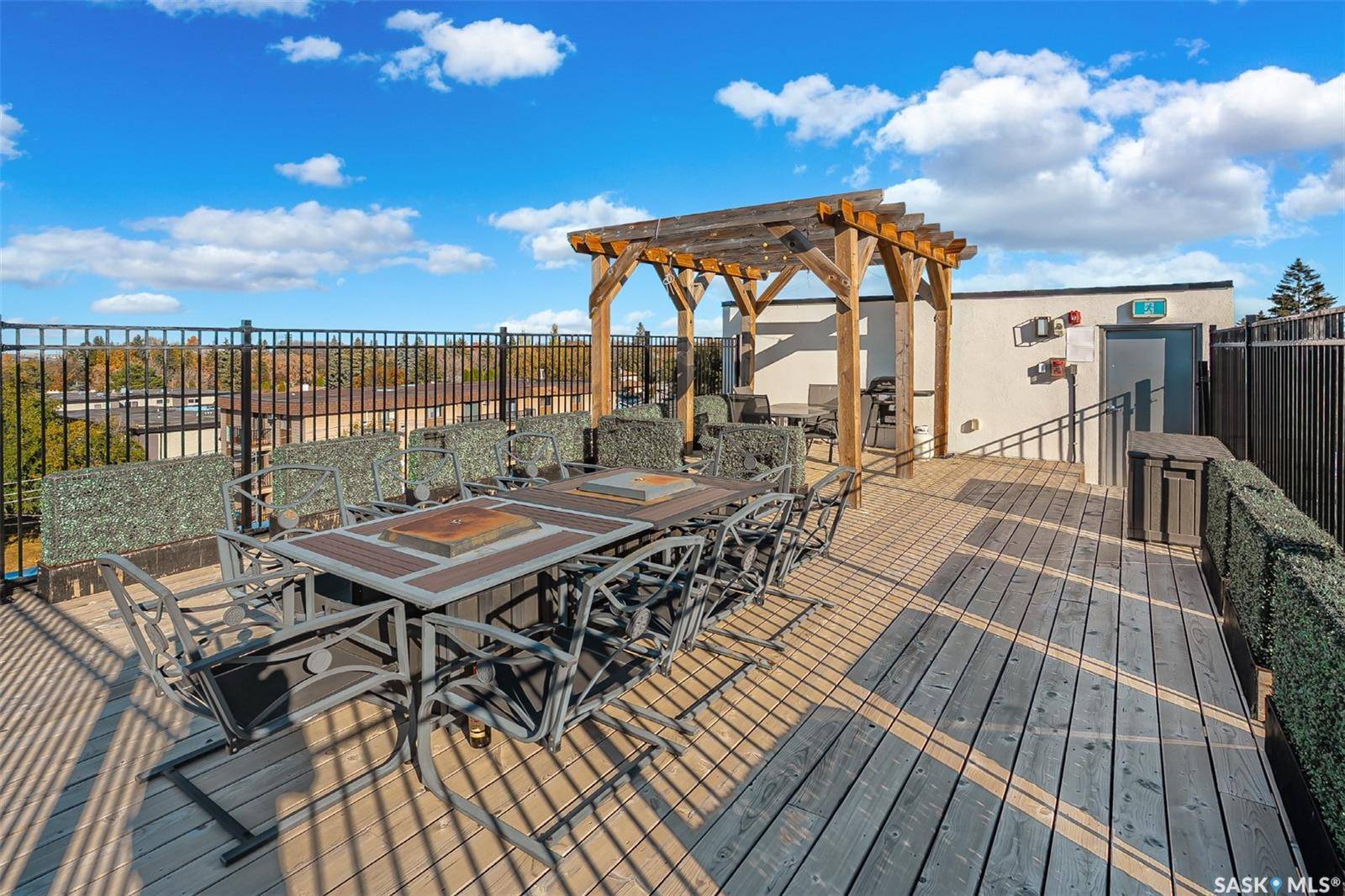 Saskatoon, SK S7M 0G5,811 Hilliard STREET W