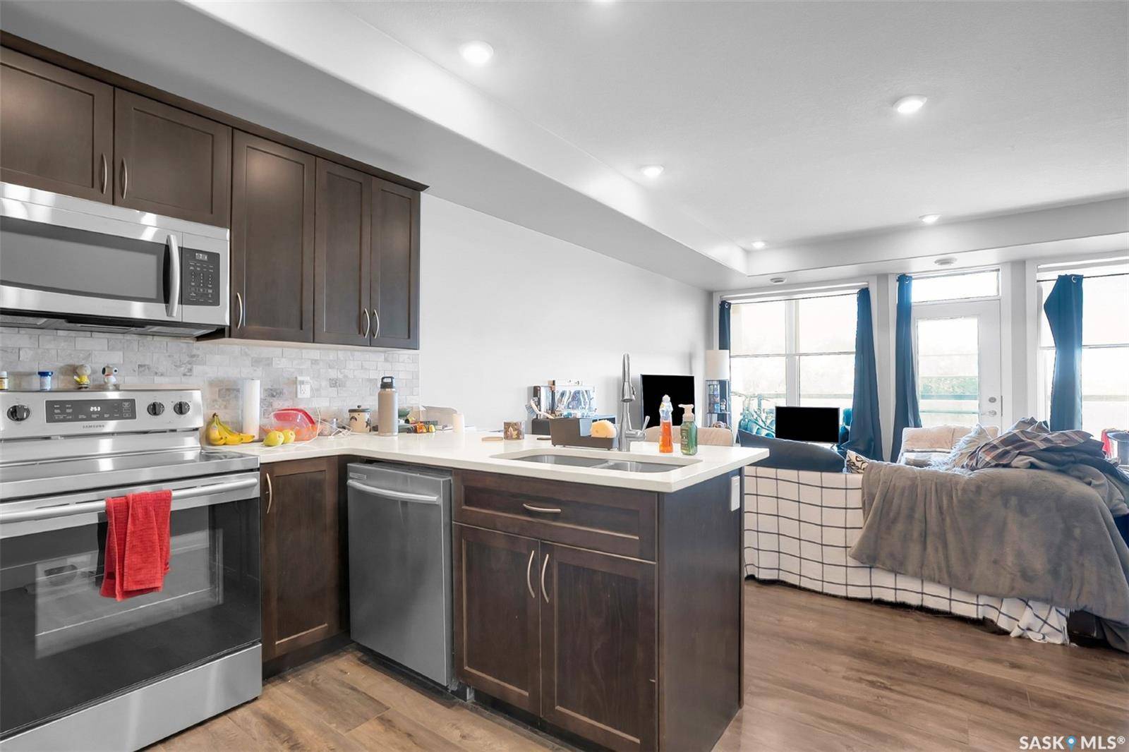 Saskatoon, SK S7M 0G5,811 Hilliard STREET W