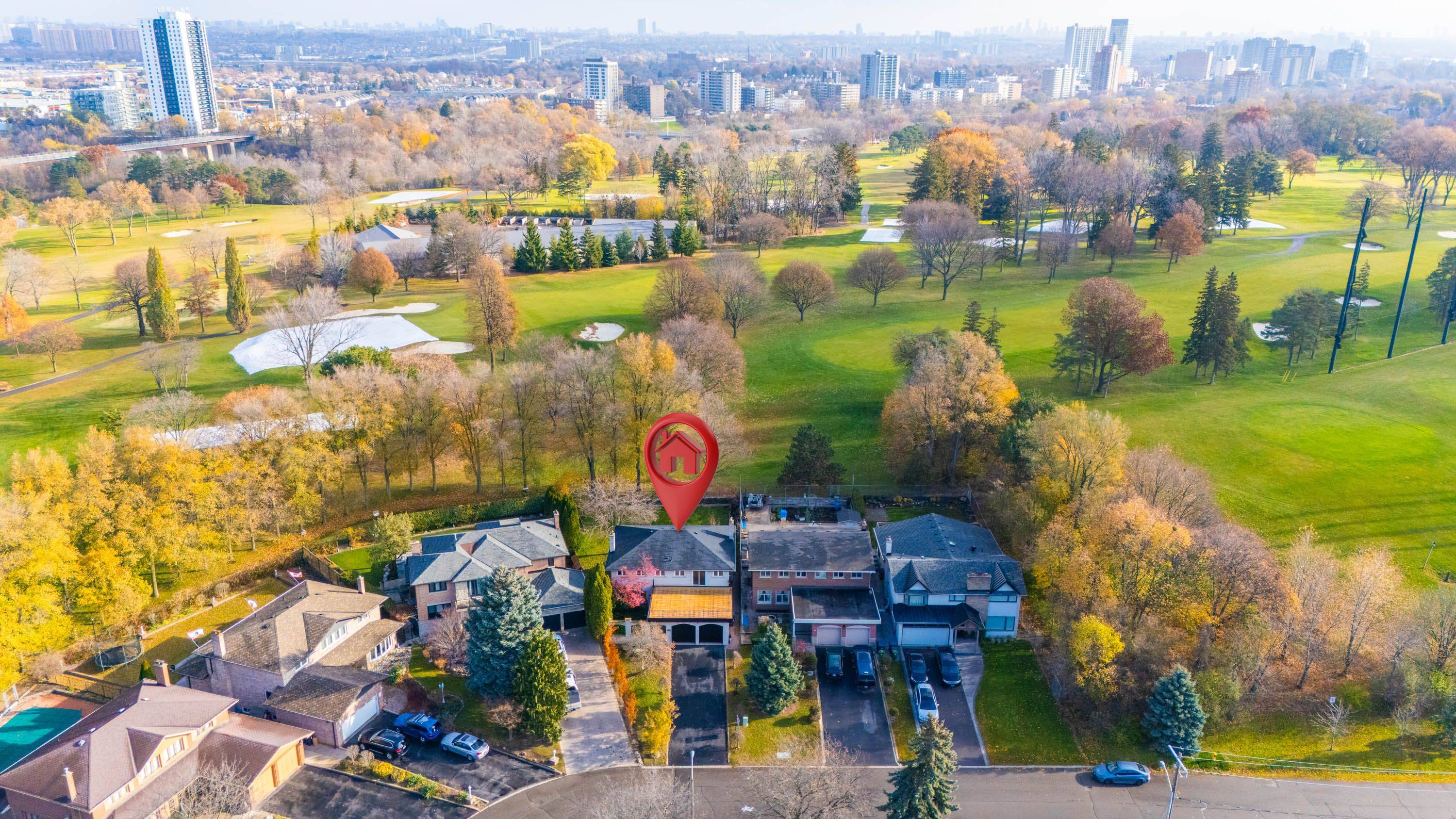 Toronto W09, ON M9P 3L8,43 Golfwood HTS E