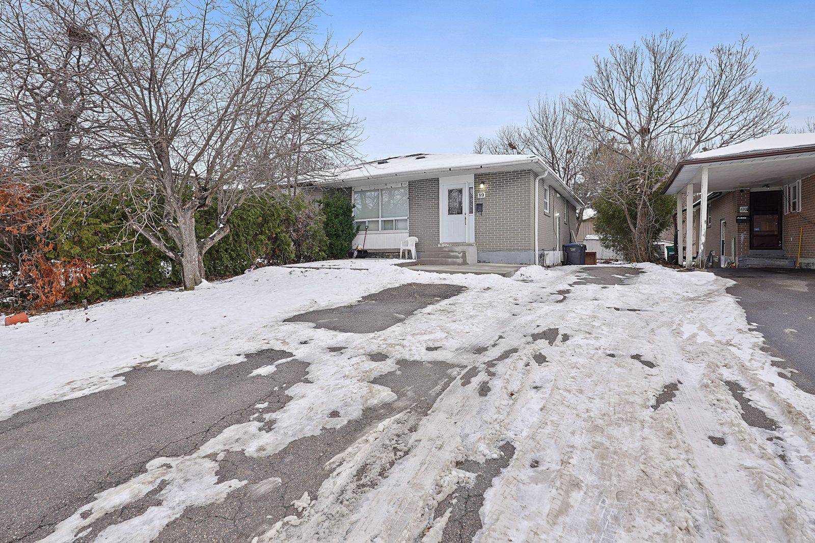 Brampton, ON L6T 2G2,89 Forsythia RD #Lower