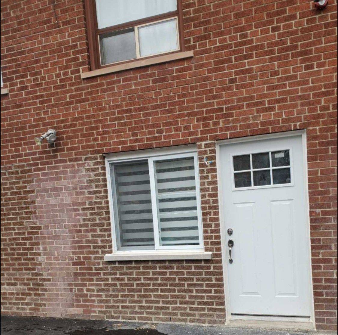 Toronto W07, ON M8Y 3N3,102 Stephen DR