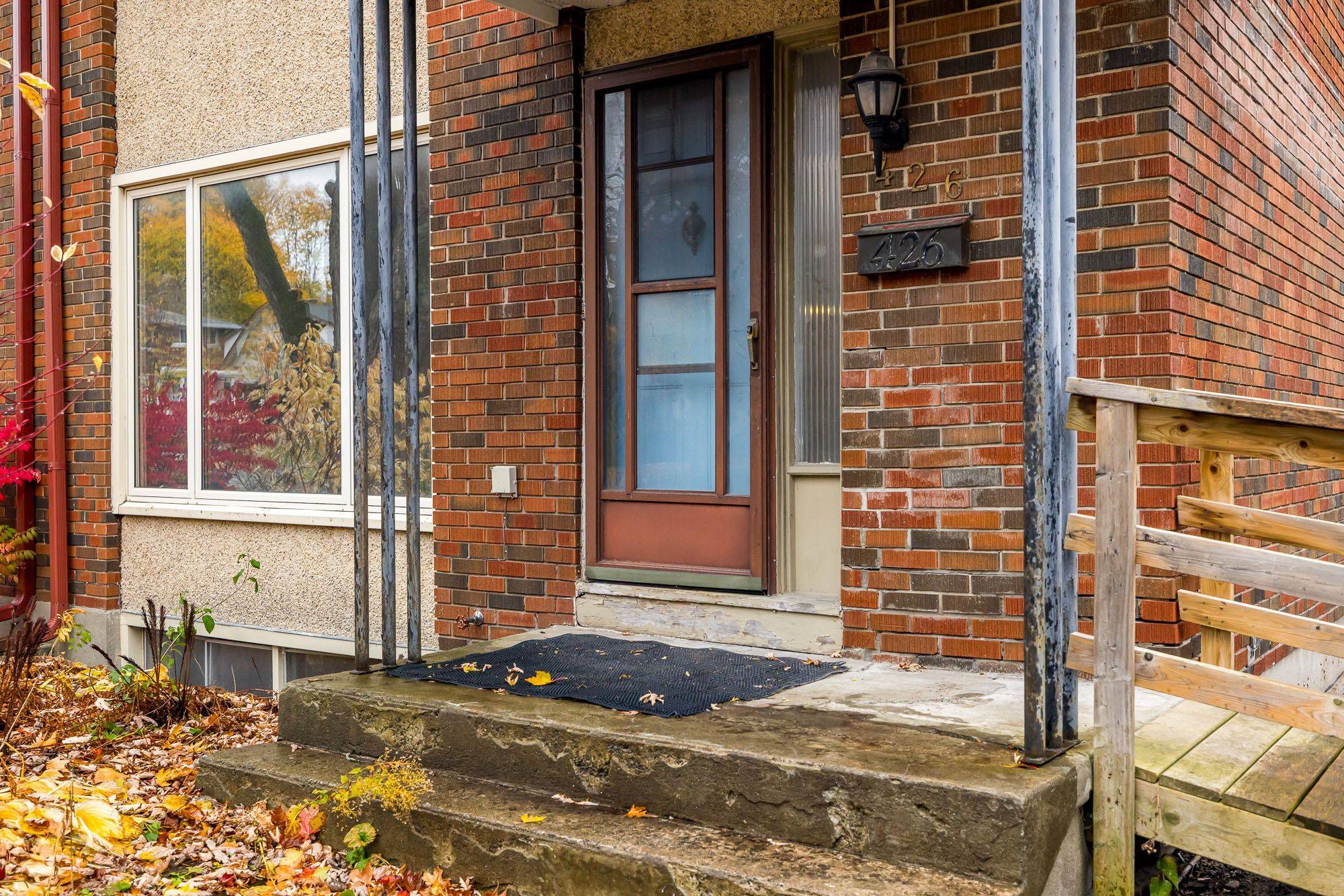 Manor Park - Cardinal Glen And Area, ON K1K 2R6,426 Apple Tree LN