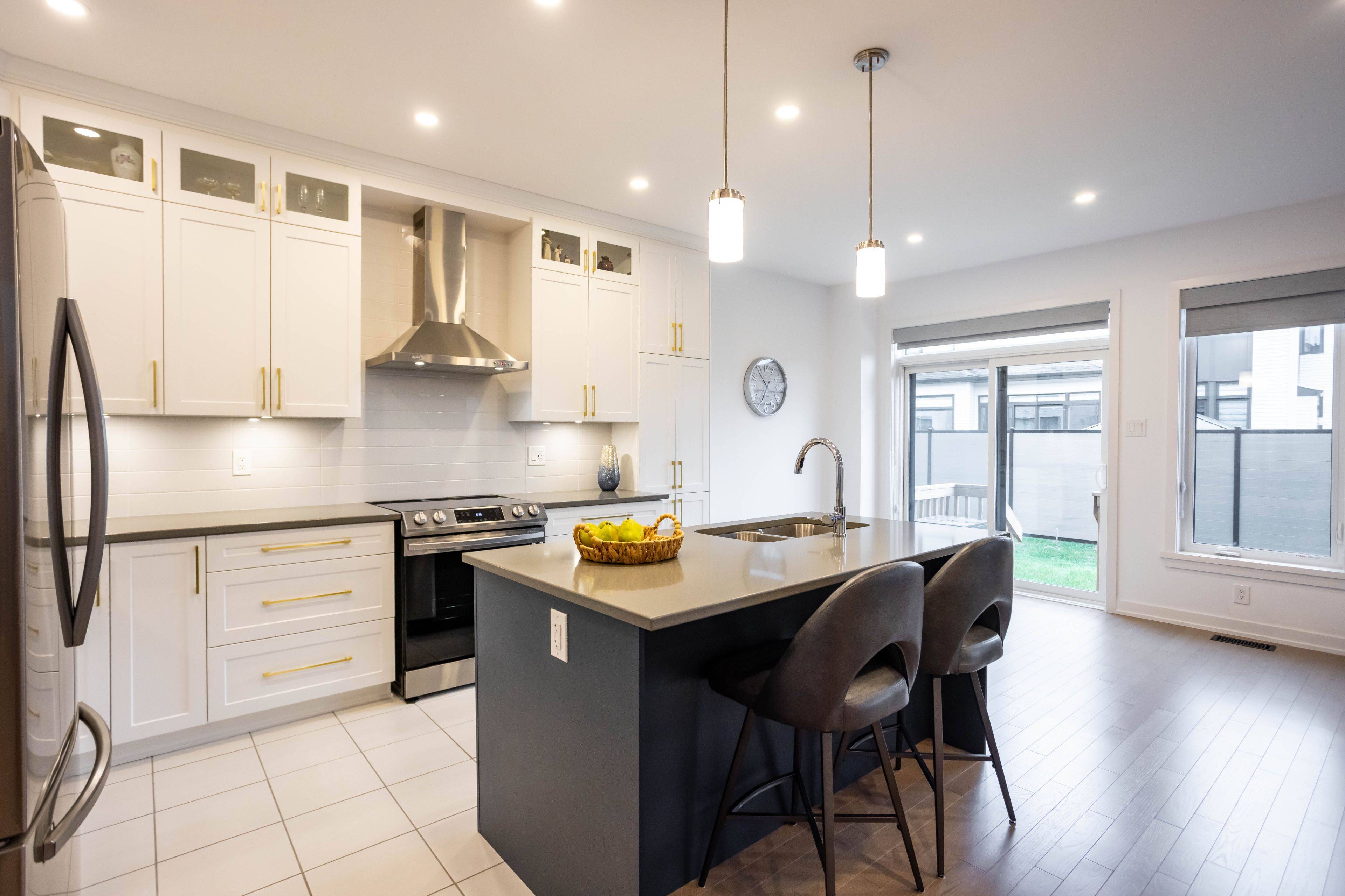 Orleans - Convent Glen And Area, ON K1W 0R8,6487 Renaud RD