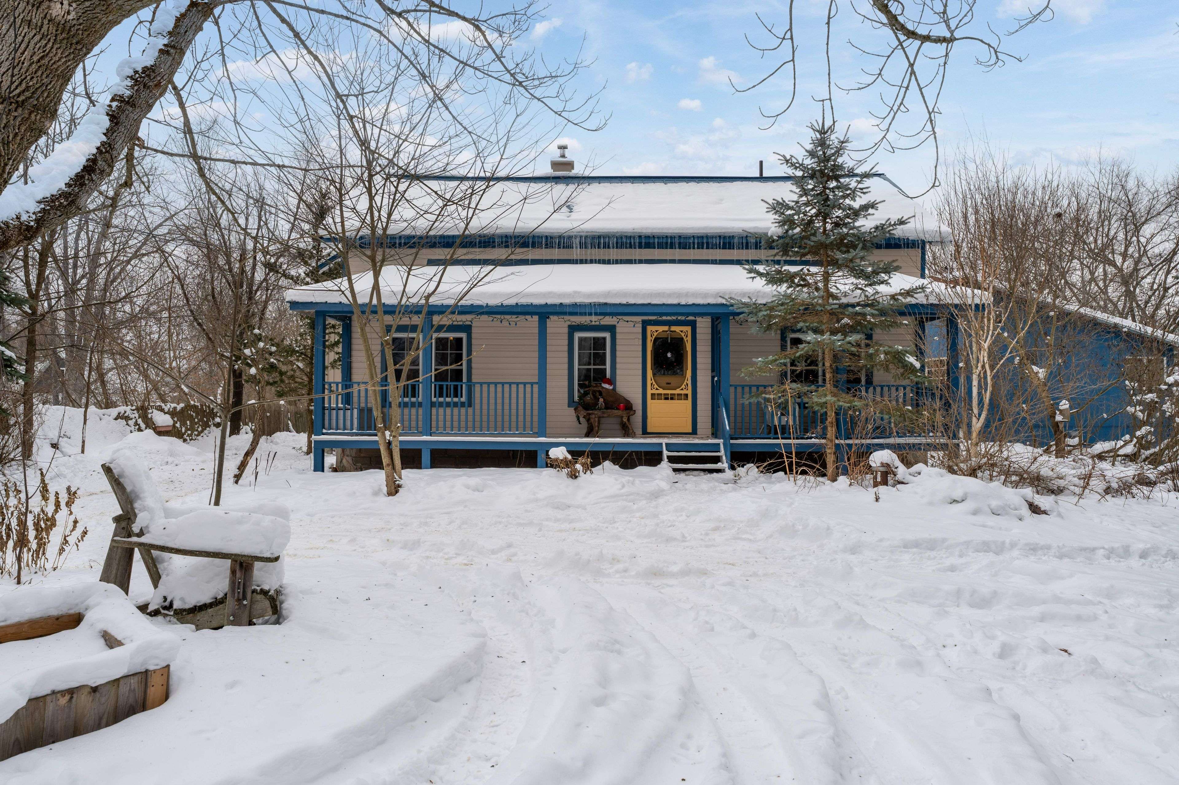 Frontenac, ON K0H 2W0,6014 Main ST